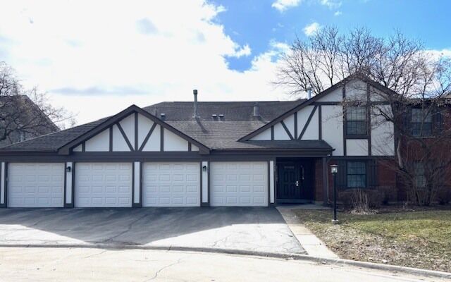 Property Photo: 1223 Sandhurst Court D1 IL 60193