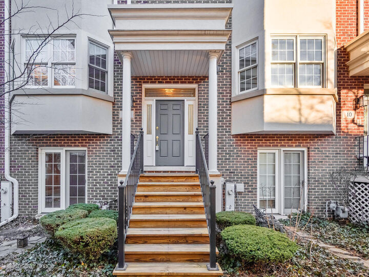 Property Photo: 12 N Kensington Avenue IL 60525