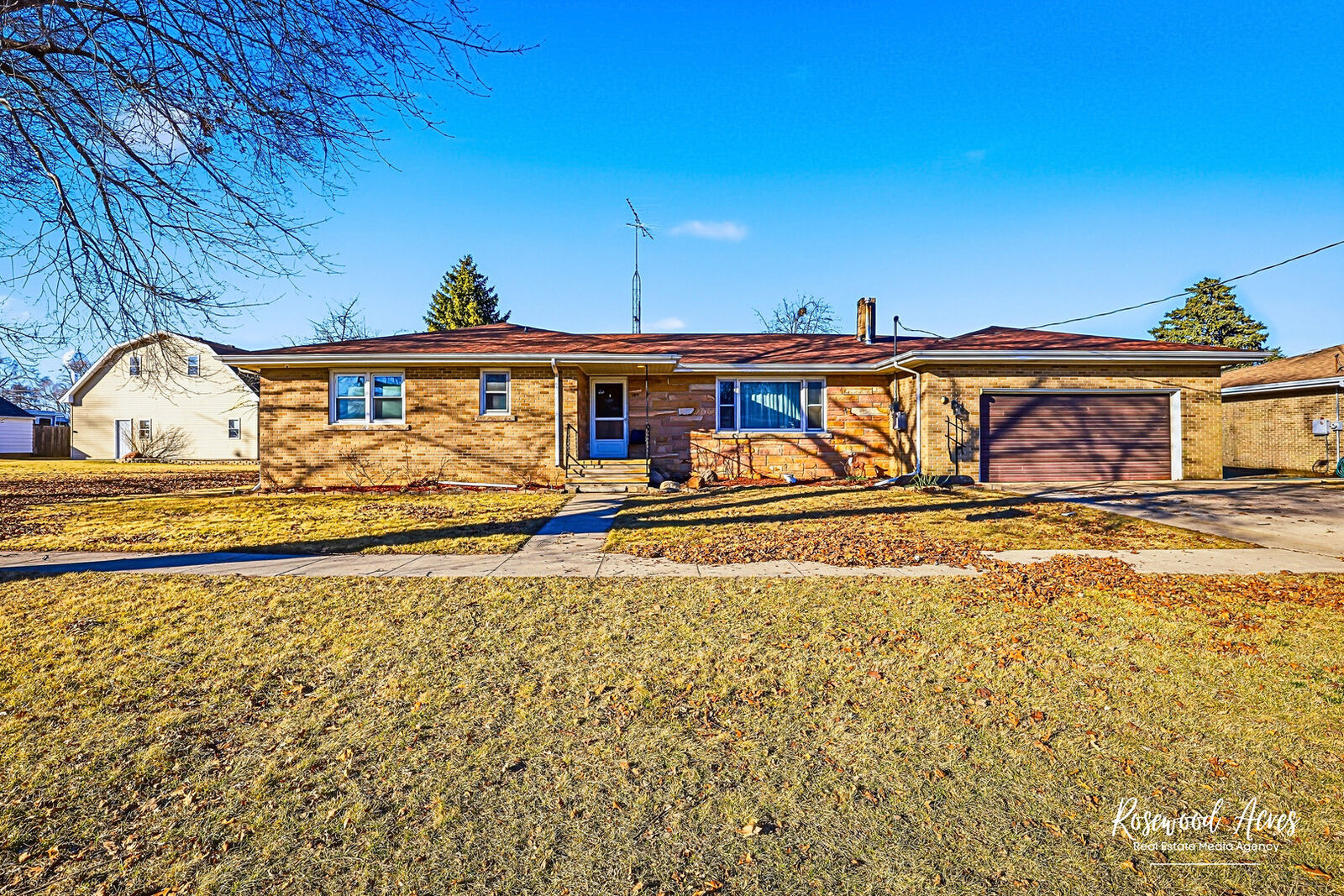 Property Photo:  209 E 3rd Street  IL 60910 