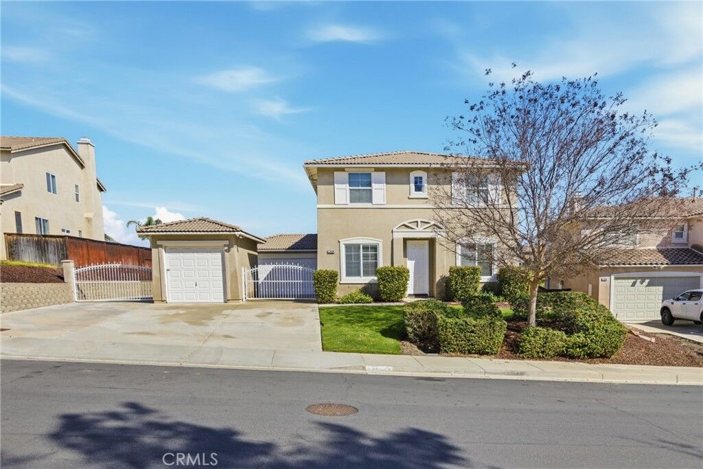 Property Photo: 23634 Saratoga Springs CA 92562