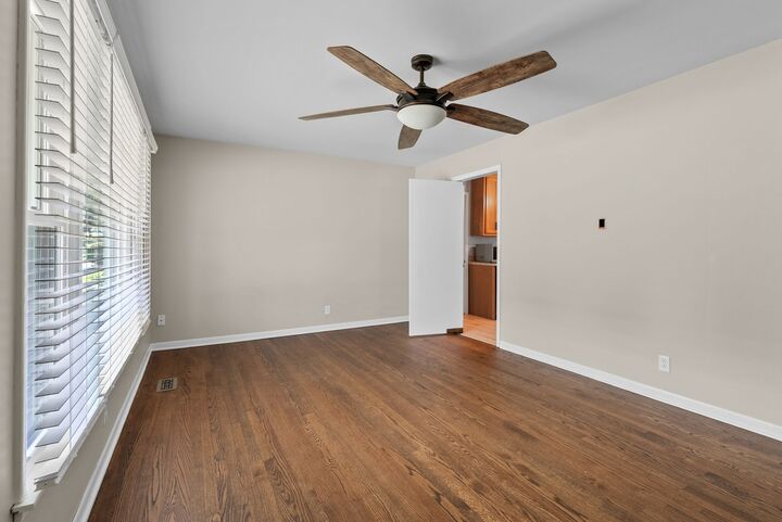 Property Photo: 209 Oak Dr TN 37064