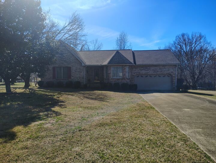 Property Photo:  29 Bluebird Ln  TN 37083 