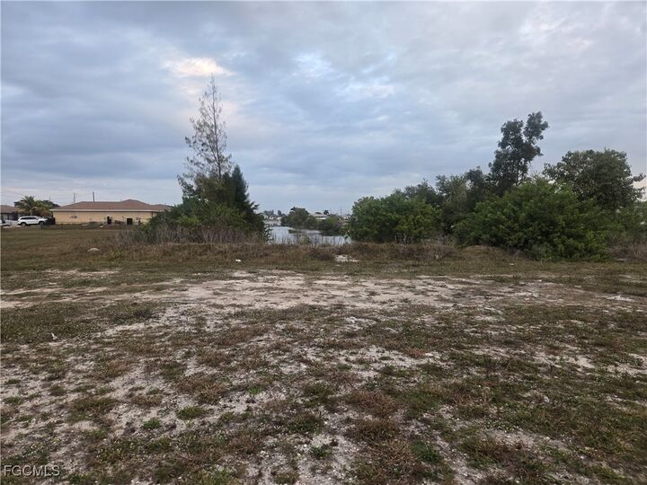 Property Photo:  105 NE 12th Lane  FL 33909 