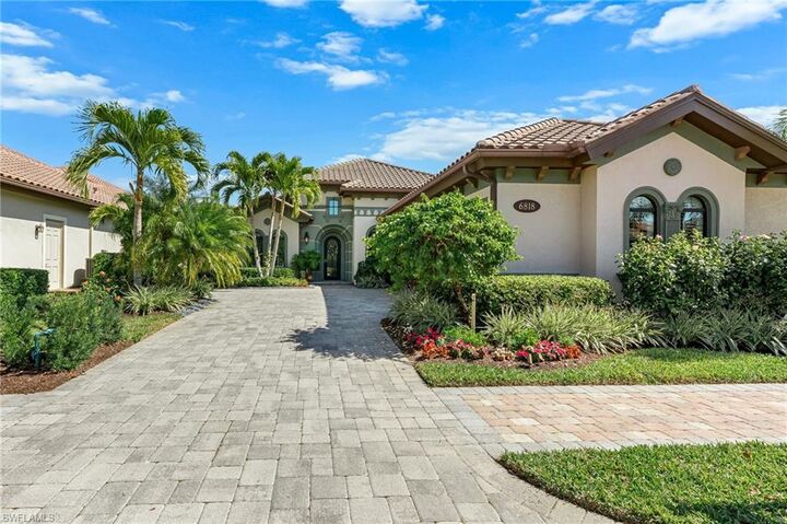 Property Photo: 6818 Canwick Cove Cir FL 34113