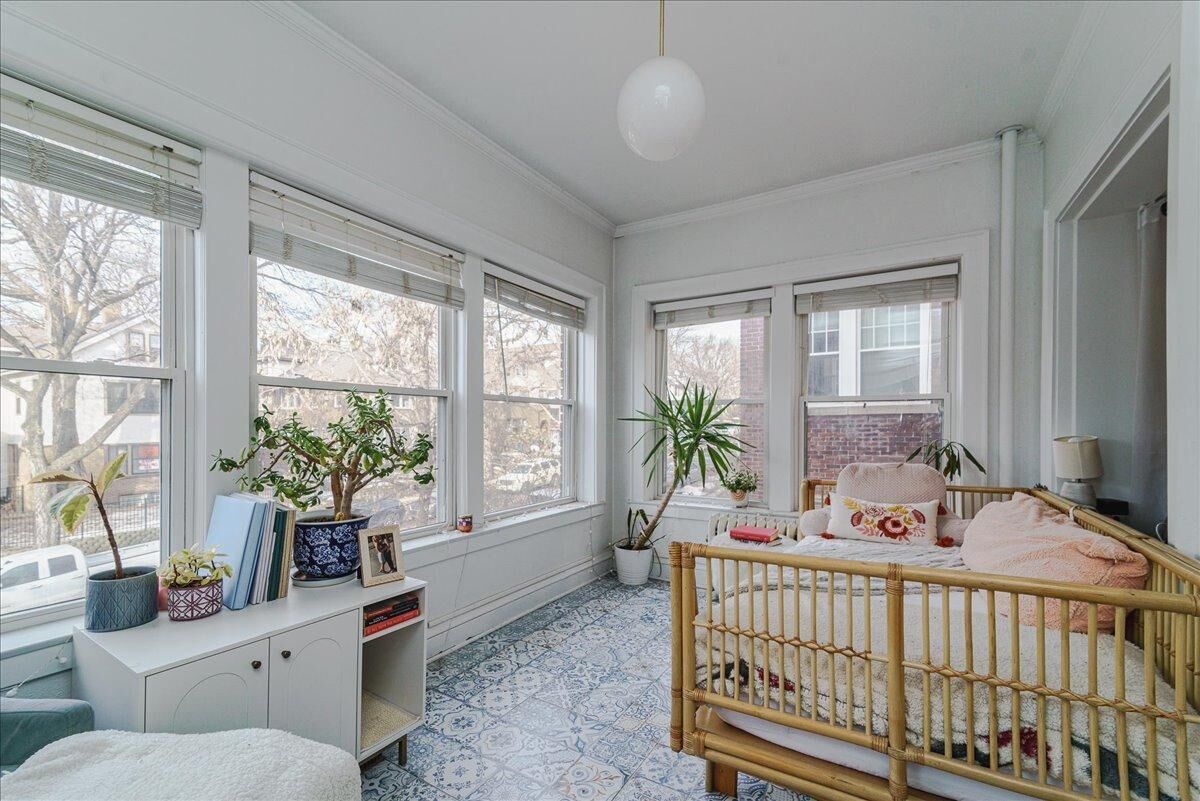 Property Photo:  1945 Fremont Avenue S 3  MN 55403 