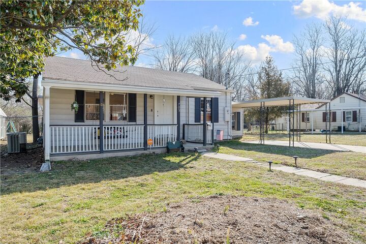 Property Photo:  705 McKinney Street  AR 72764 