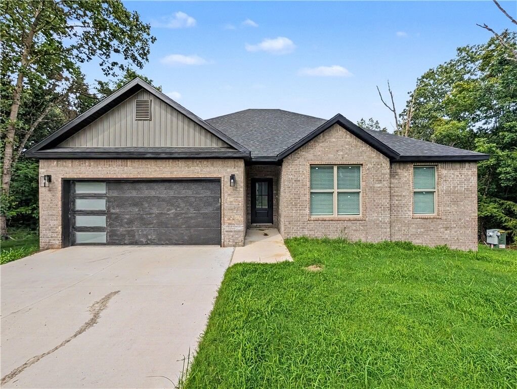 Property Photo:  13 Angus Lane  AR 72715 