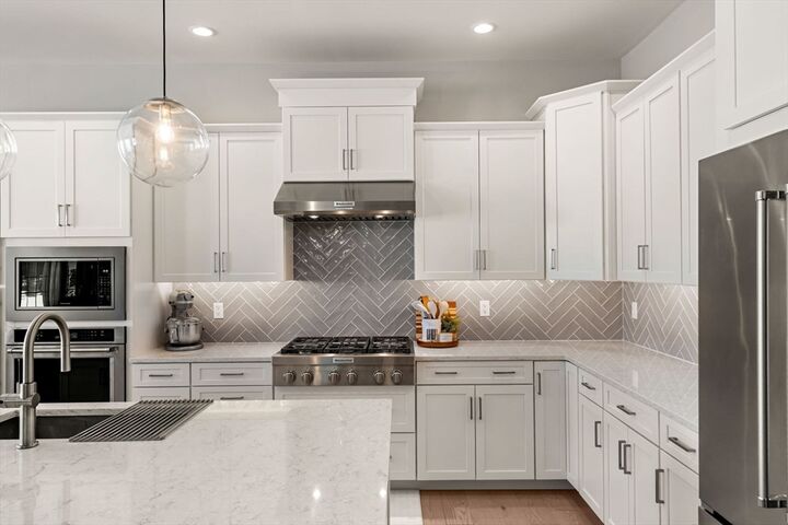 Property Photo:  30 Tamarack Way 30  MA 01879 