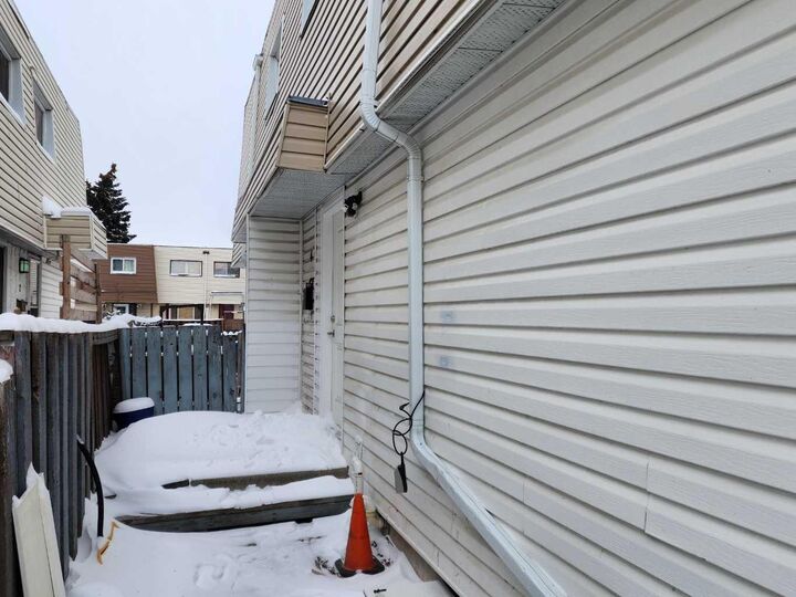 Property Photo: 6424 4 Street NE 4 AB T2K 5M8
