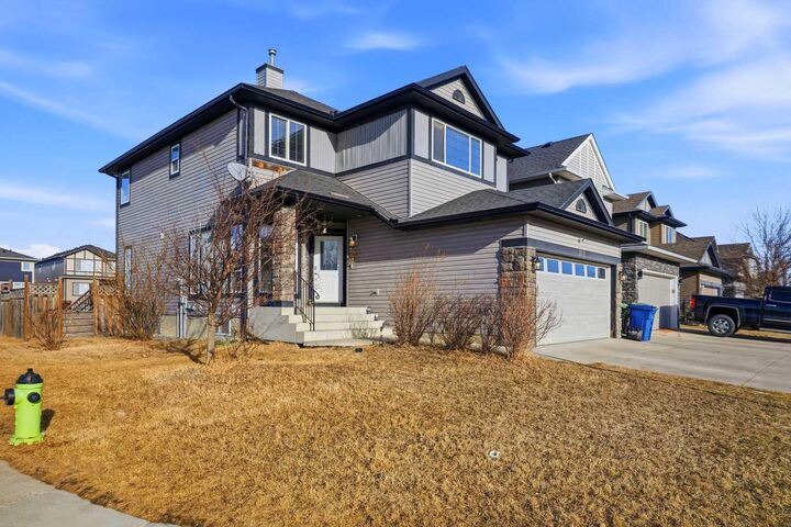 Property Photo:  712 Luxstone Landing SW  AB T4B 3L1 