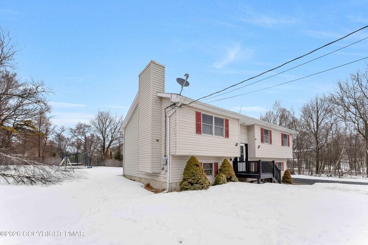 Property Photo:  2083 Sun Valley Drive  PA 18610 