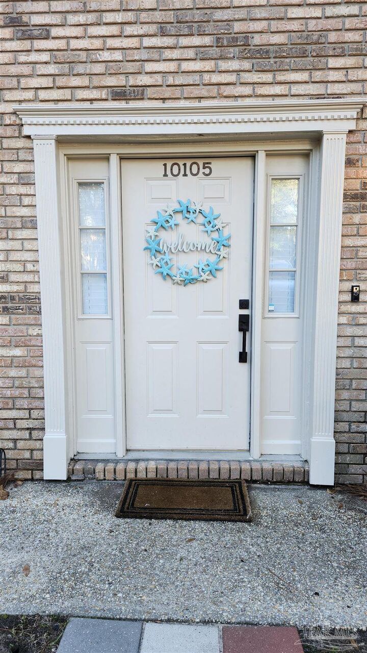 Property Photo:  10105 Vixen Pl  FL 32514 