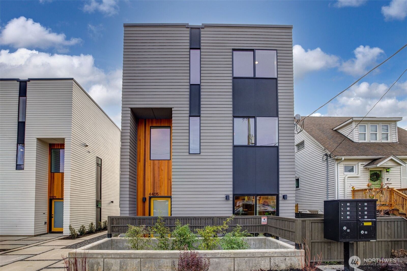 Property Photo:  4405 S Holly Street  WA 98118 