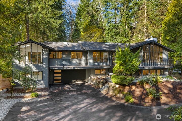 Property Photo:  6423 E Mercer Way  WA 98040 