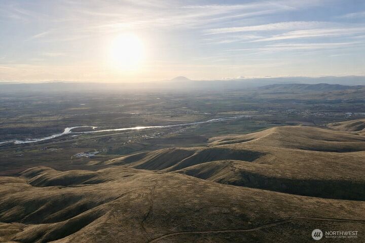 Property Photo:  100  Orchard Road  WA 98936 