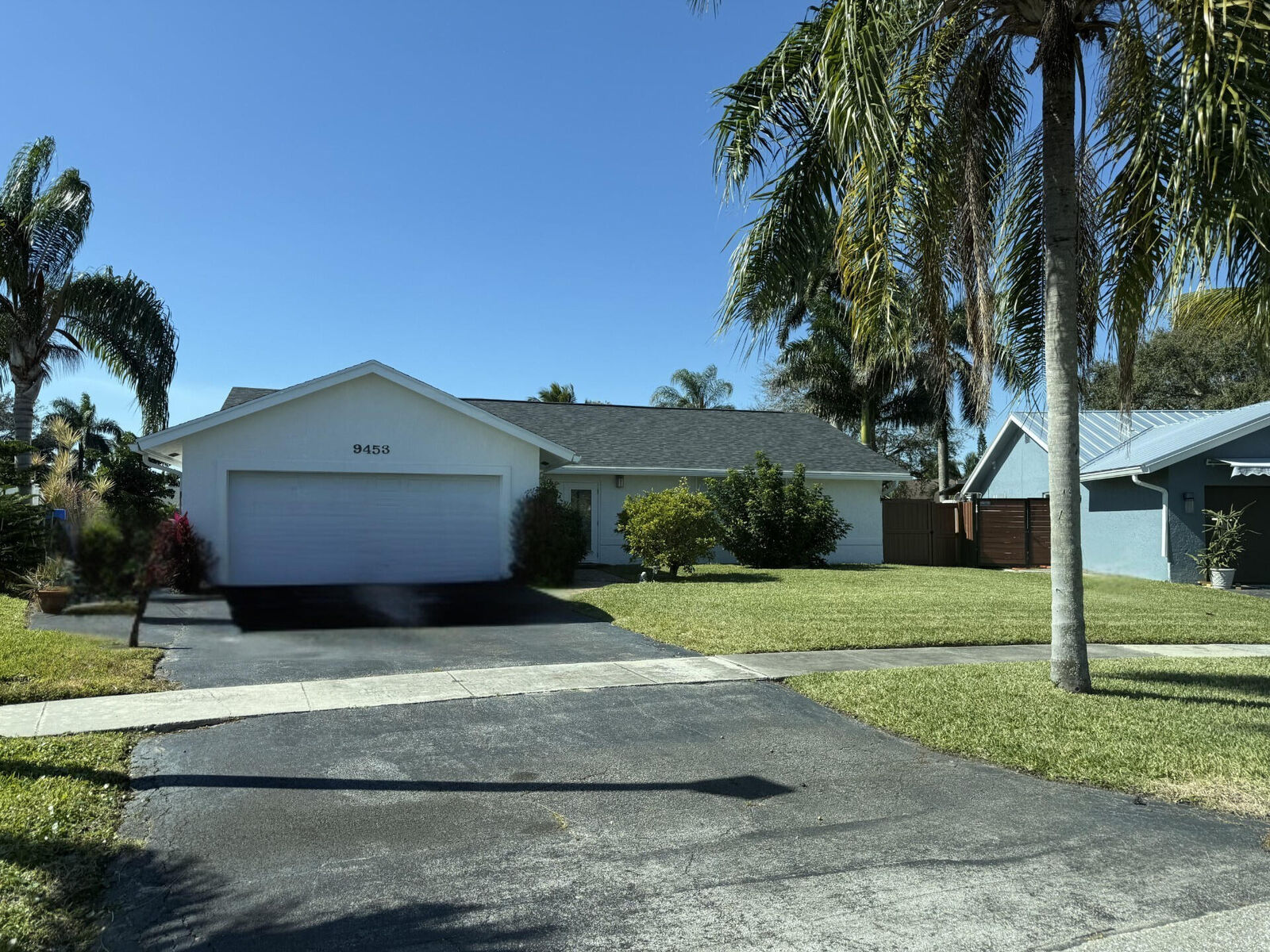 Property Photo: 9453 Burlington Place FL 33434