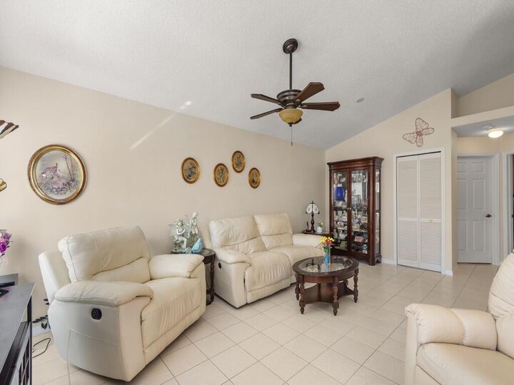 Property Photo:  612 NW San Remo Circle  FL 34986 