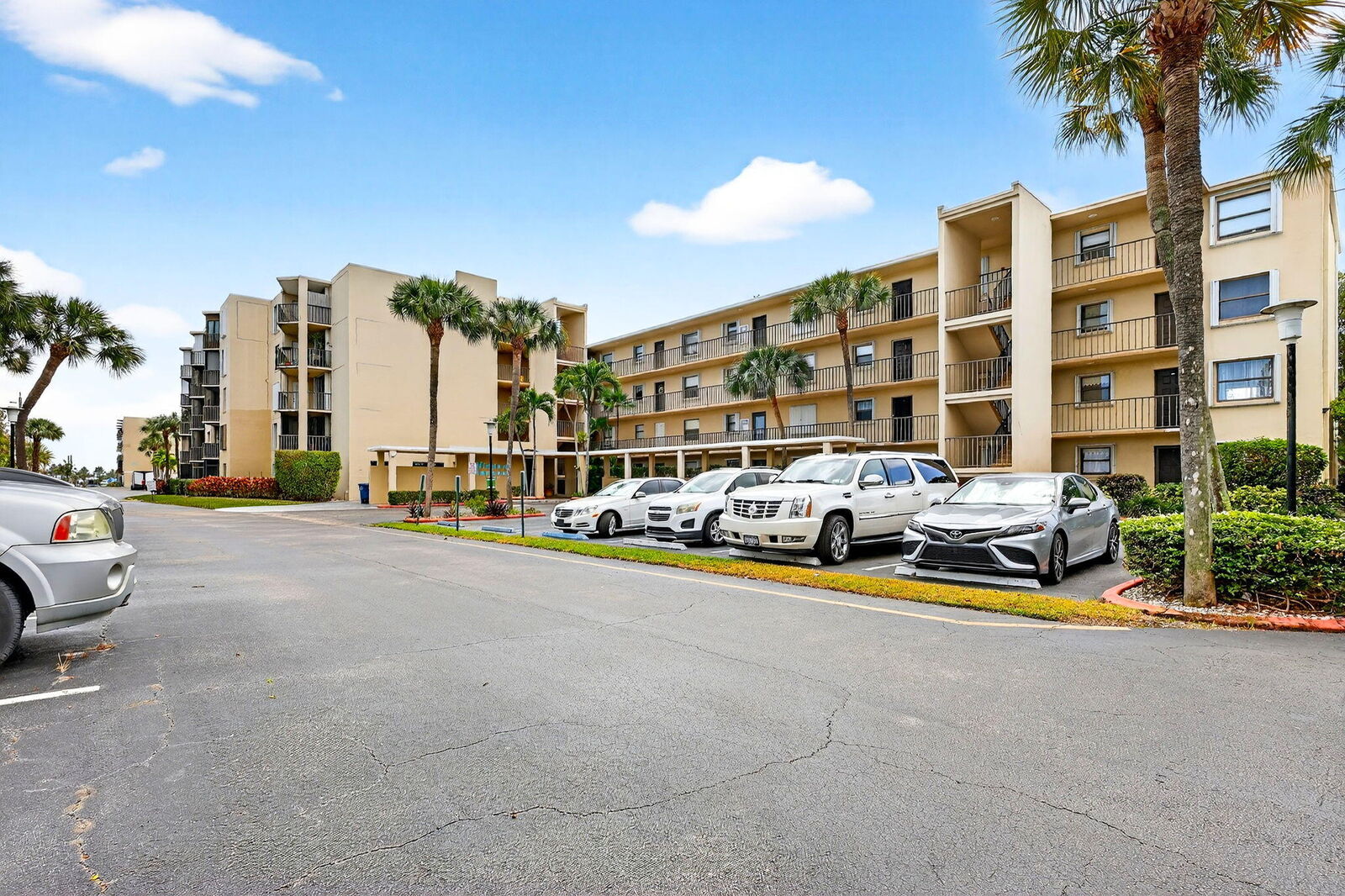 Property Photo:  890 N Federal Highway 403  FL 33462 