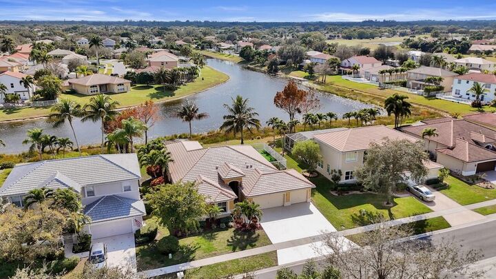 Property Photo:  6171 Shadow Tree Lane  FL 33463 