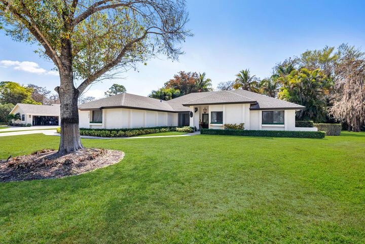 Property Photo:  1495 Wood Dale Terrace  FL 33414 