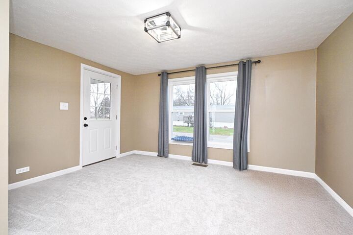 Property Photo:  8355 E County Road 210 S Road  IN 47240 