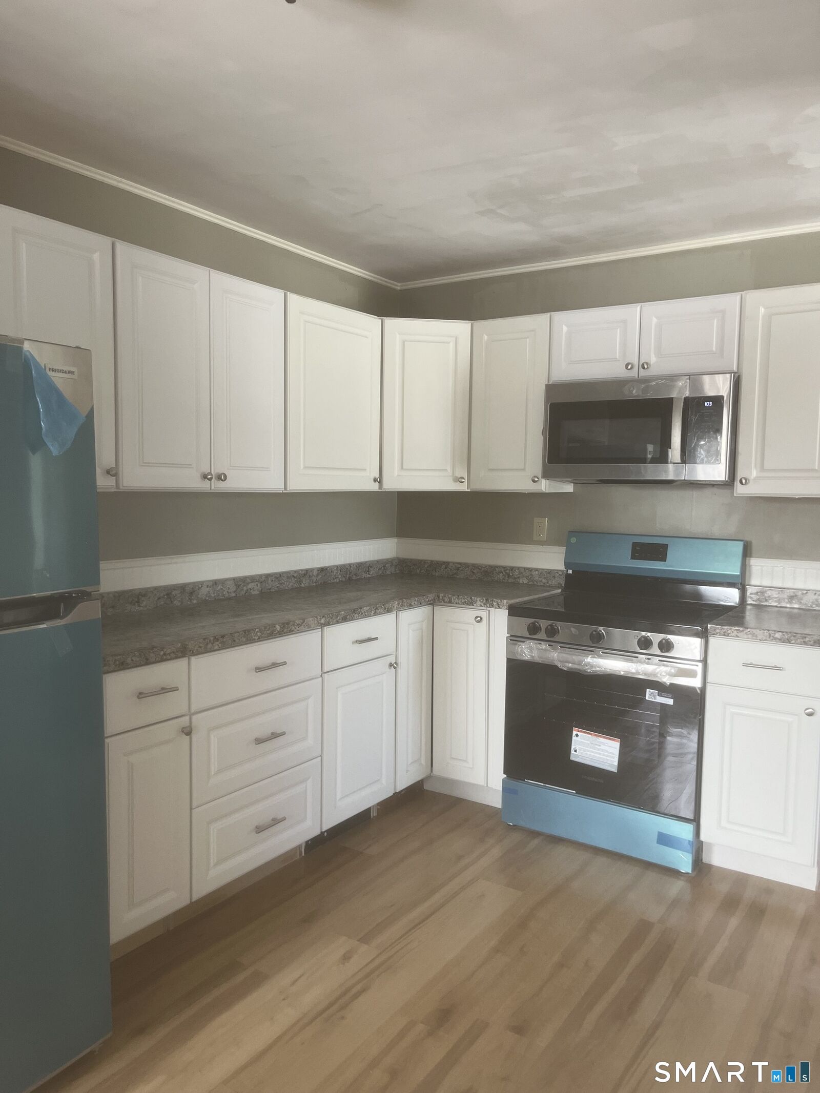 Property Photo:  83 Ledyard Avenue  CT 06340 