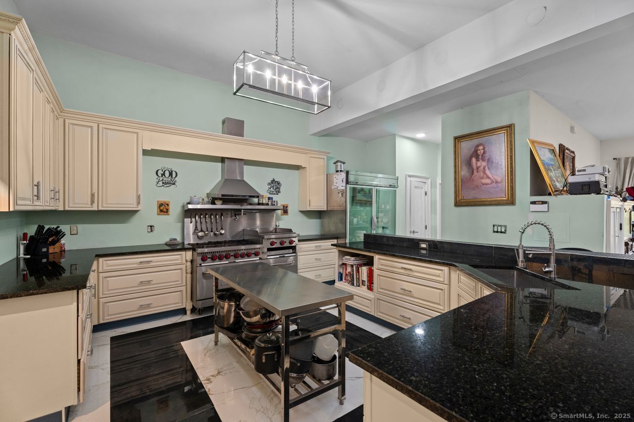 Property Photo:  8 Tom Road  CT 06423 