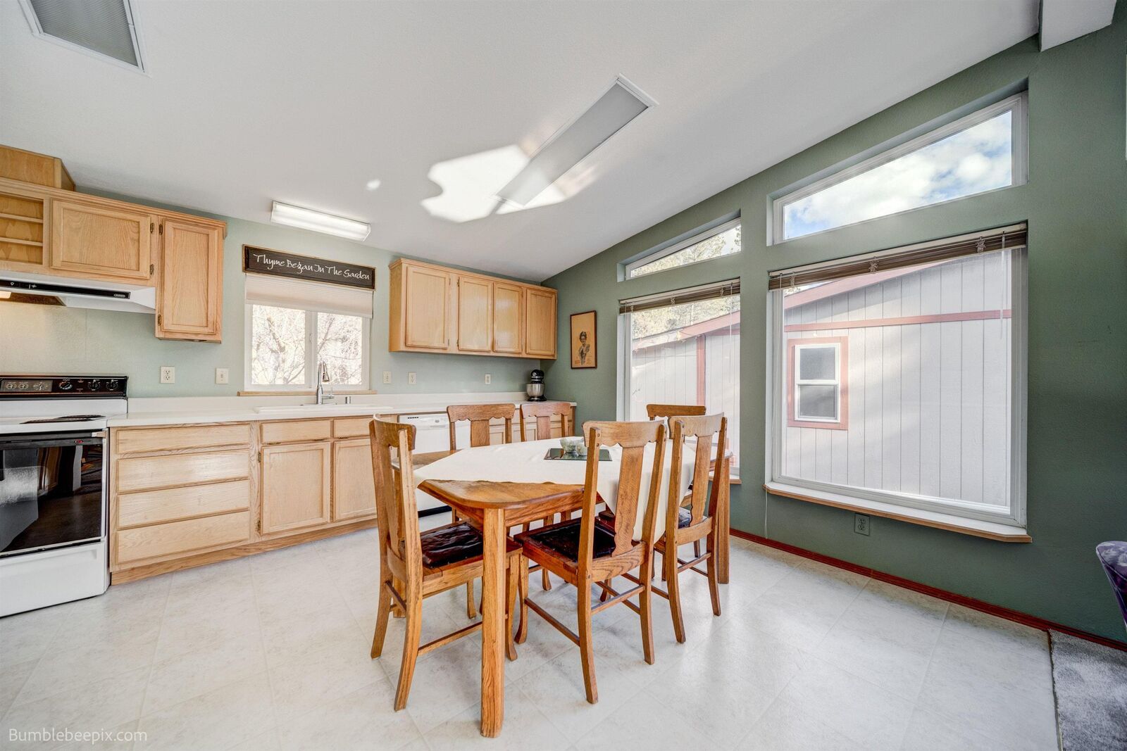 Property Photo:  3103 E Vicksburg Ln  WA 99021 