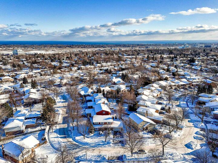 Property Photo:  1404 Kimberley Drive  ON L6H 2W6 