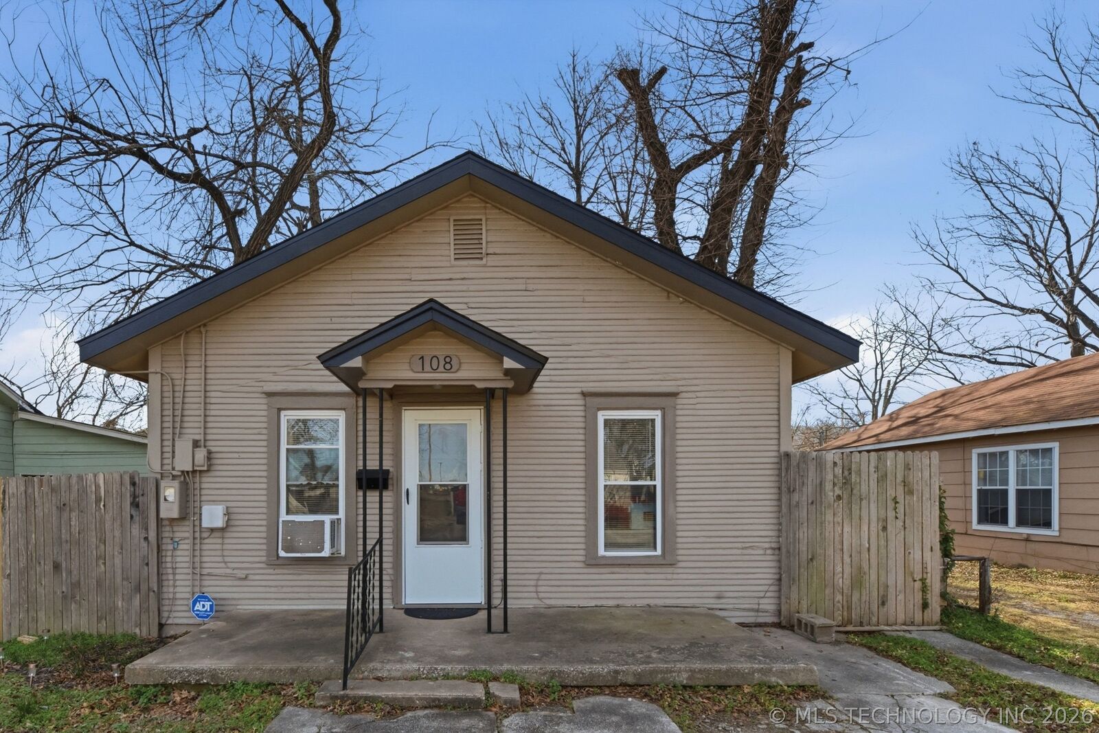 Property Photo:  108 E 5th Street  OK 74070 