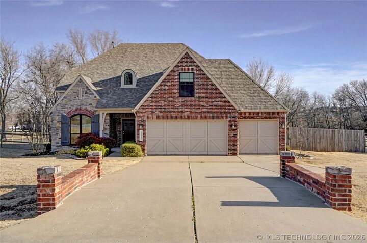 Property Photo:  12525 Longhorn Court  OK 74033 