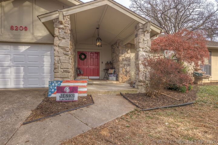 Property Photo:  8209 S College Place  OK 74137 