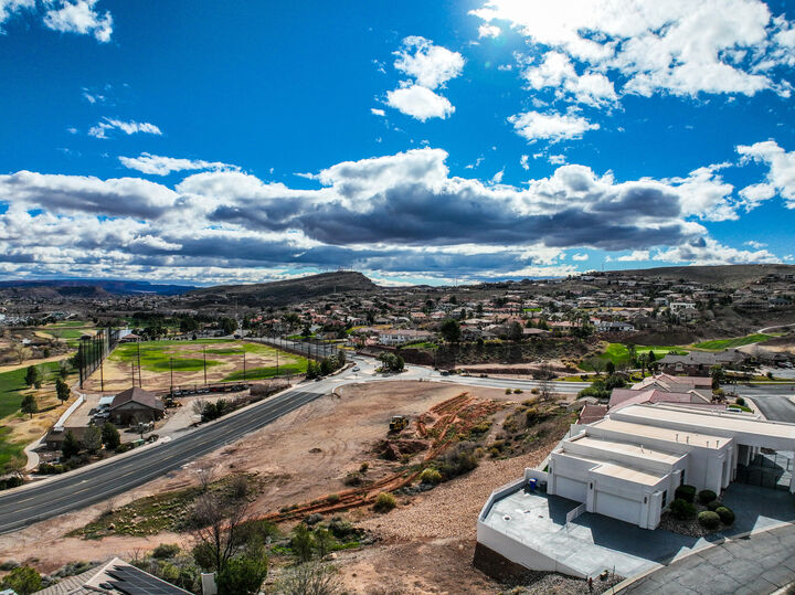 Property Photo: 676 Lava Pointe Dr UT 84770