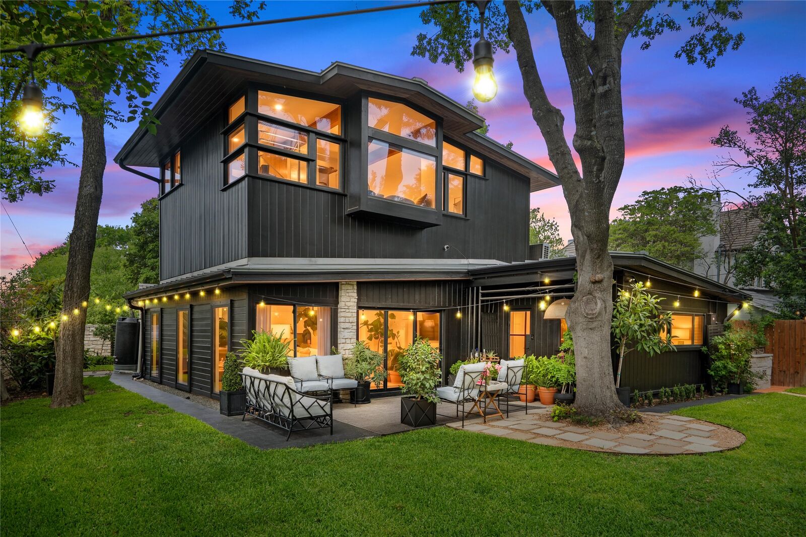 Property Photo:  2401 Jarratt Avenue  TX 78703 