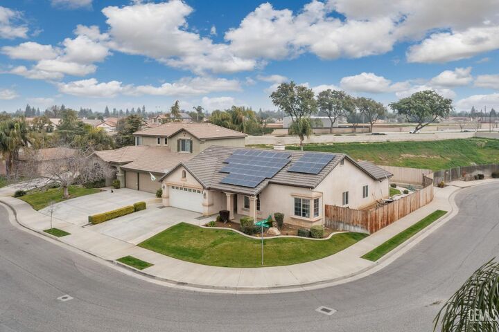 Property Photo: 5802 Alpine Falls Lane CA 93312