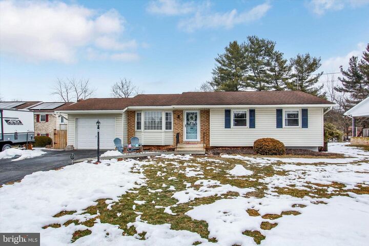 Property Photo:  181 Woodcrest Drive  PA 17325 