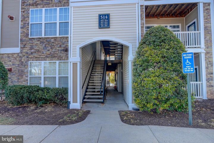 Property Photo: 514 Sunset View Terrace SE 103 VA 20175