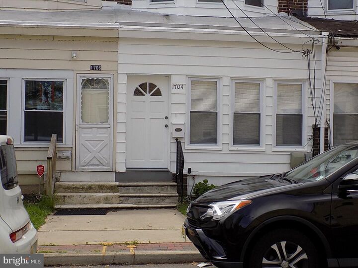 Property Photo:  1704 Woodlynne Avenue  NJ 08107 