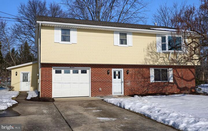 Property Photo:  14 Amy Drive  PA 17112 