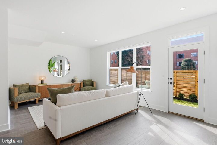 Property Photo:  5354 Zenith Overlook  MD 20816 