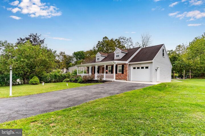 Property Photo:  6 Myrtlewood Court  PA 17603 