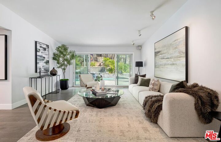 Property Photo: 1514 San Ysidro Dr CA 90210