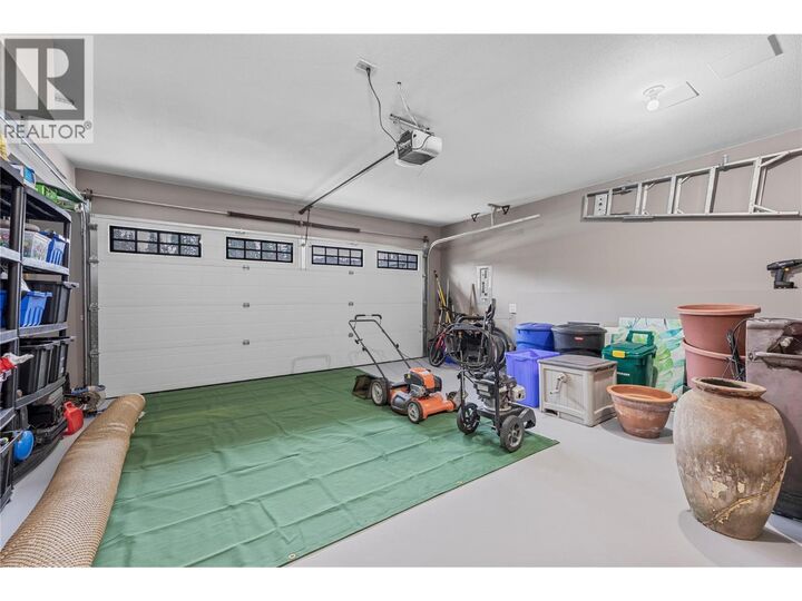 Property Photo:  1581 20 Street Northeast 14  BC V1E 0A7 