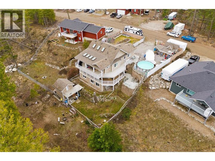 Photo de la propriété: 674 Muir Road BC V1Z 3W2