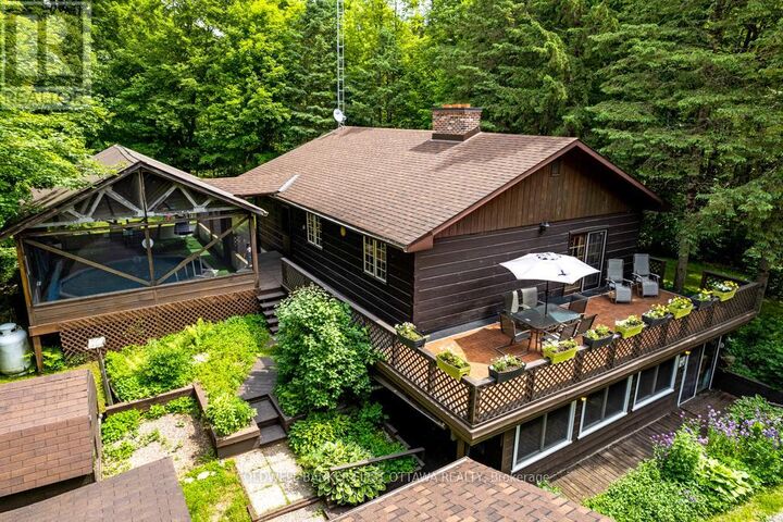 Photo de la propriété:  1102 Ebbs Bay Road  ON K7C 0C5 