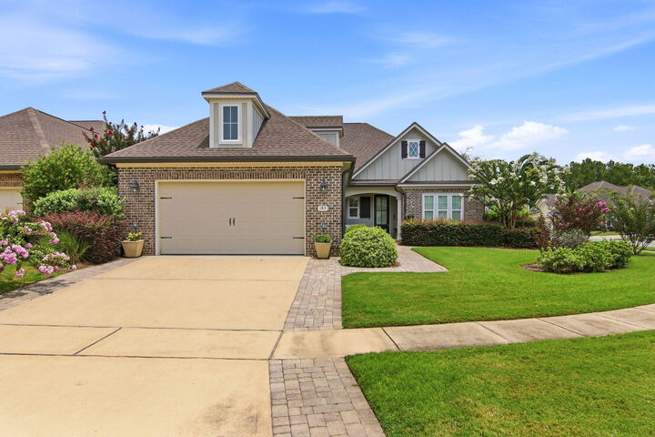 Property Photo: 183 Meadow Lake Drive FL 32439