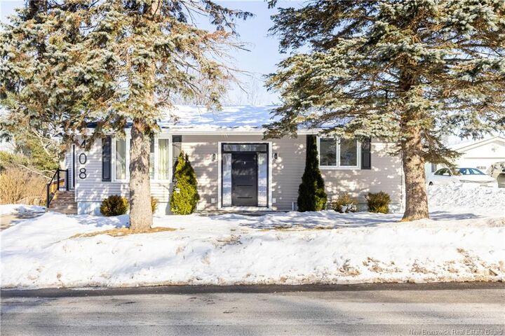 Photo de la propriété: 408 Gardiner Street NB E2V 1G3