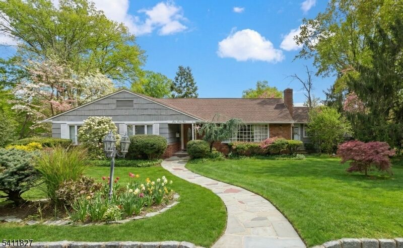 Property Photo: 373 Upland Rd NJ 07092