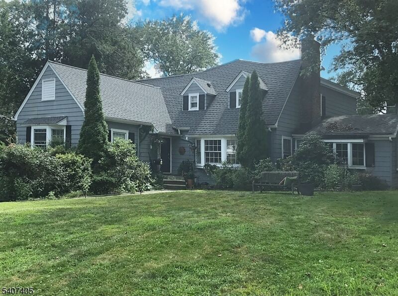 Property Photo: 16 Walnut Ct NJ 07079