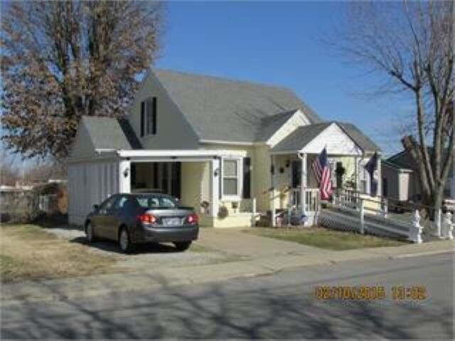Property Photo: 225 E Elm Street KY 42404